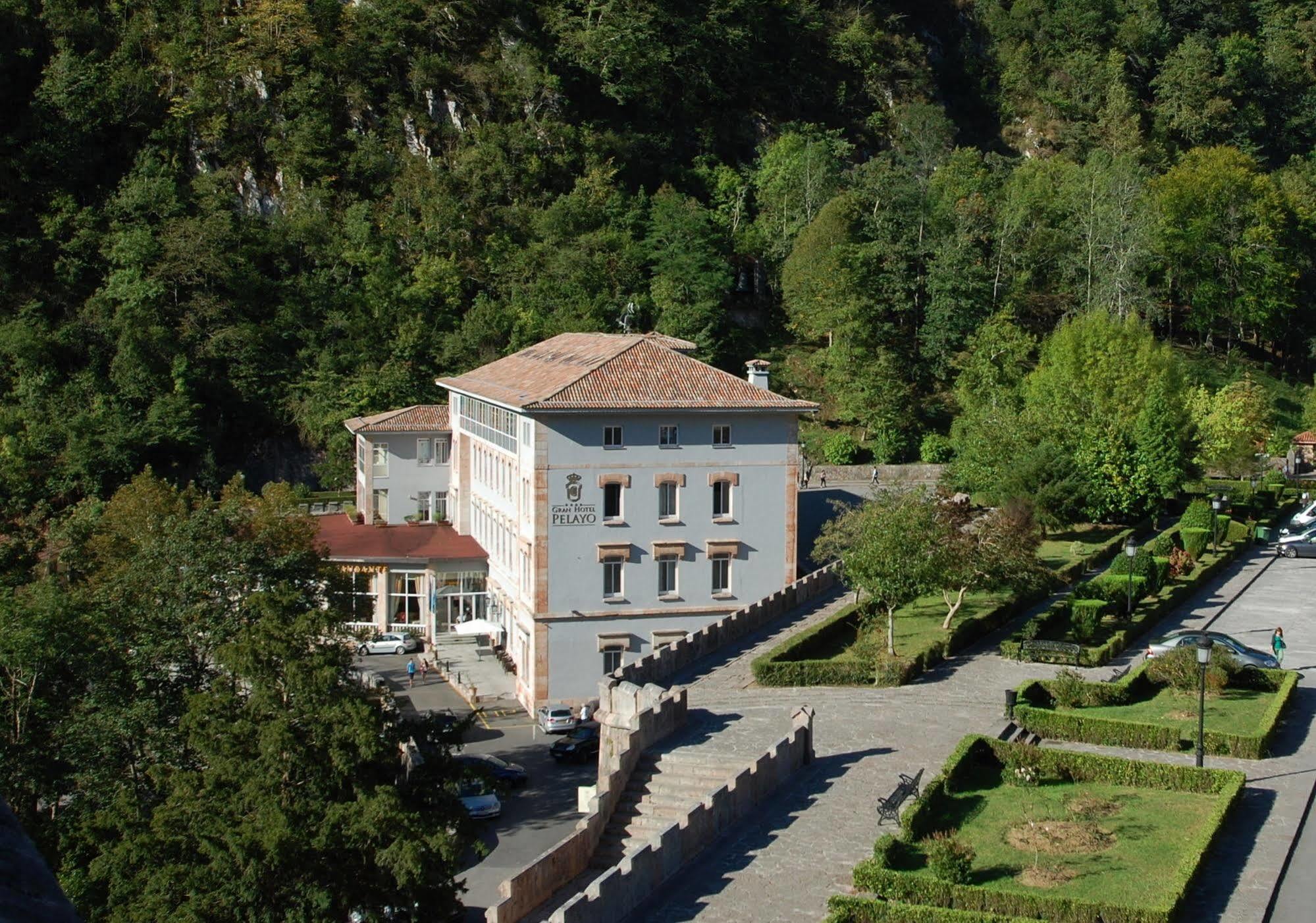 Arcea Gran Hotel Pelayo Ковадонга Екстериор снимка